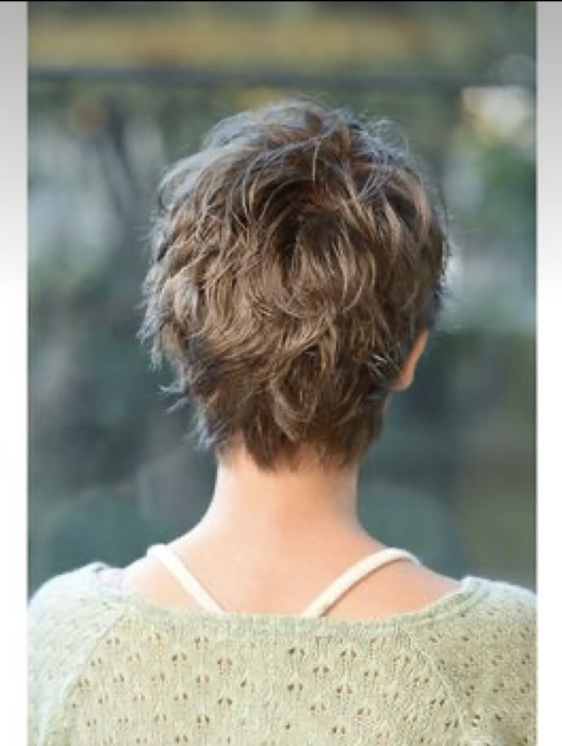A pixie cut for oval face, square face short hair,